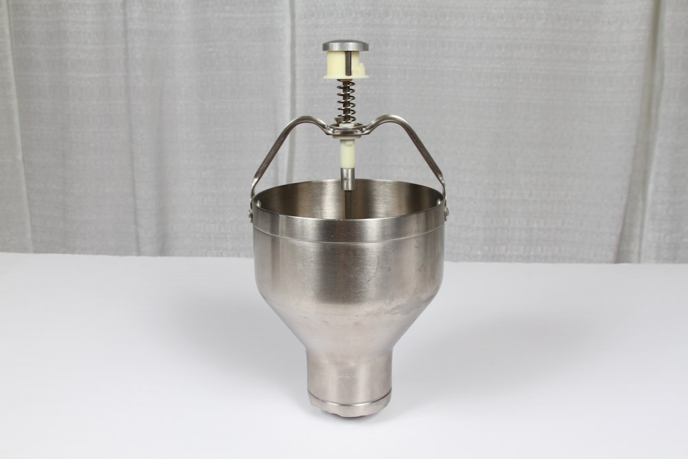 Norpro 3171 4-Cup Stainless Steel Pancake Batter Dispenser With Holder – New